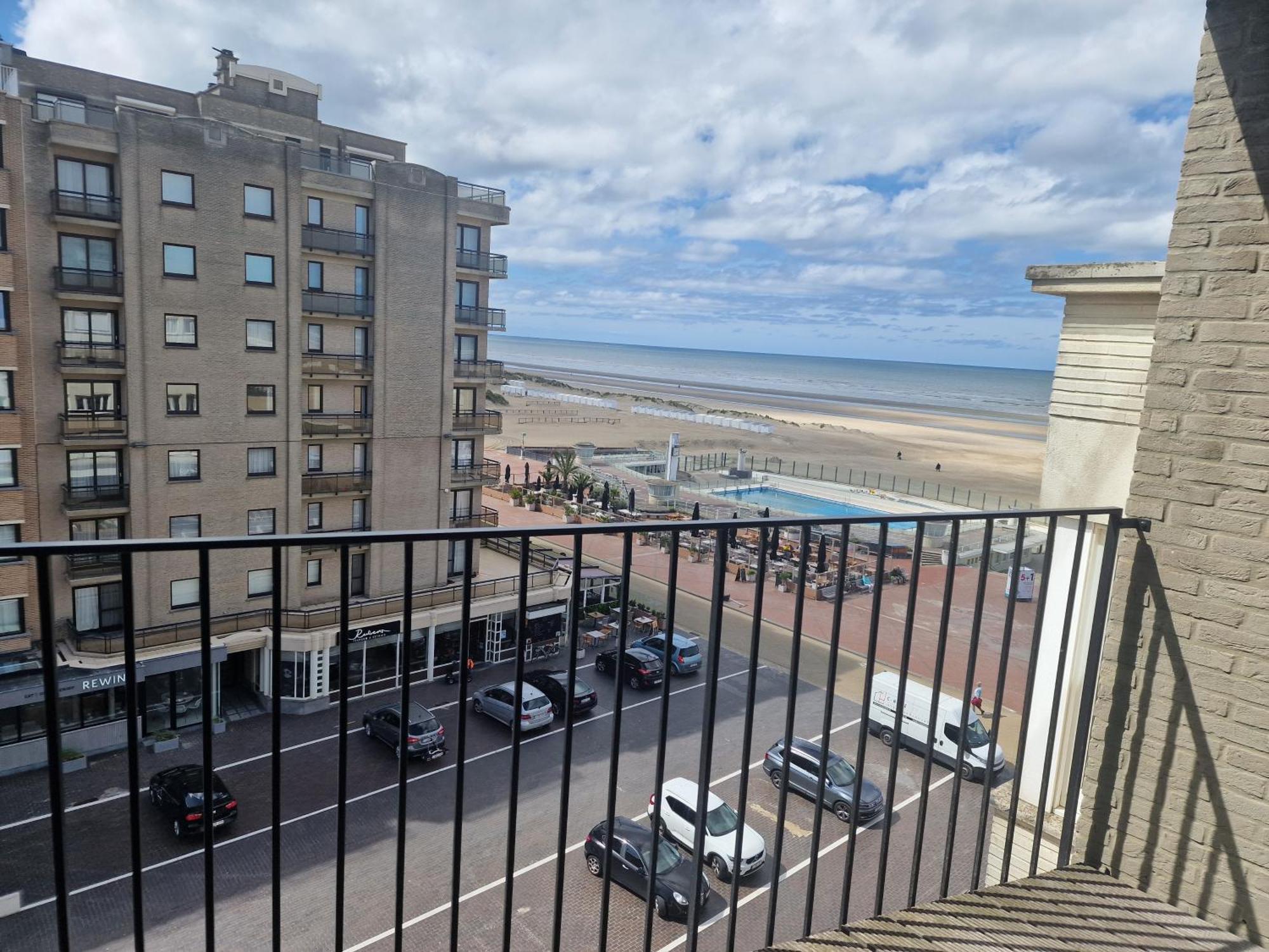Oostduinkerke Apartments *